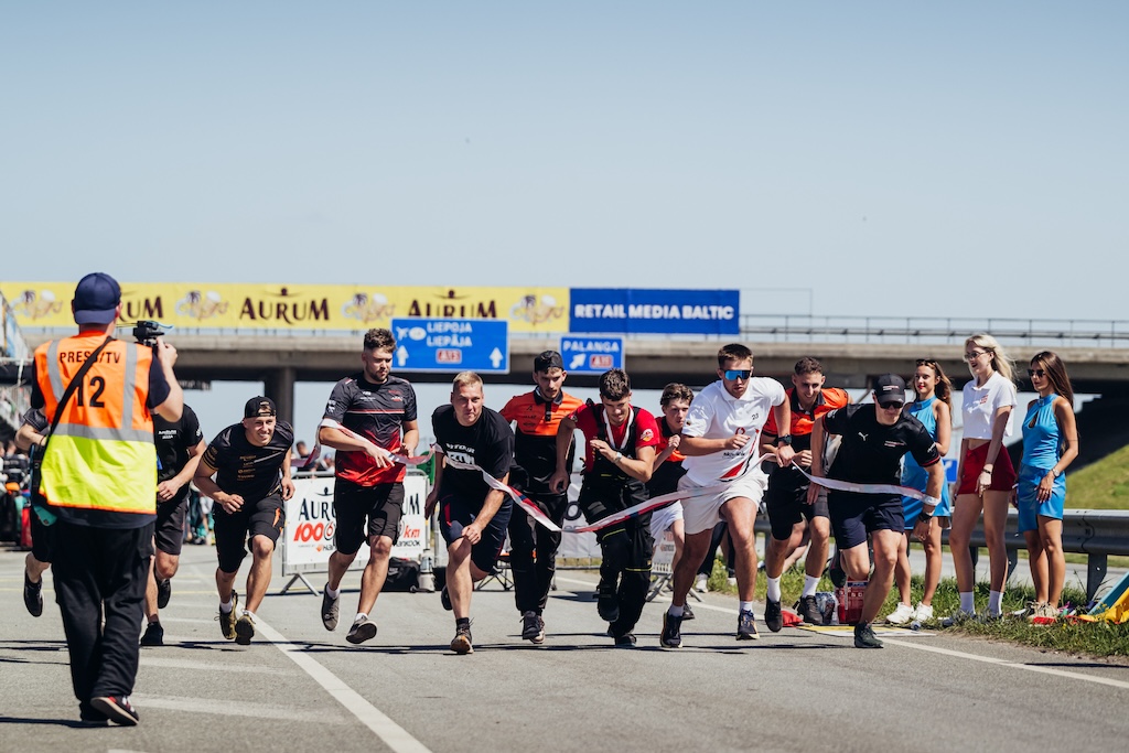 Prieš kvalifikaciją – mechanikų bėgimas: greičiausiasis apgynė pernykštį titulą